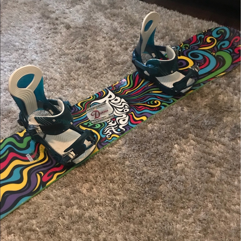 Snowboard and bindings